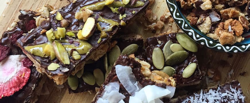 Sane barrette di muesli fatte in casa secondo una ricetta di @happyfit